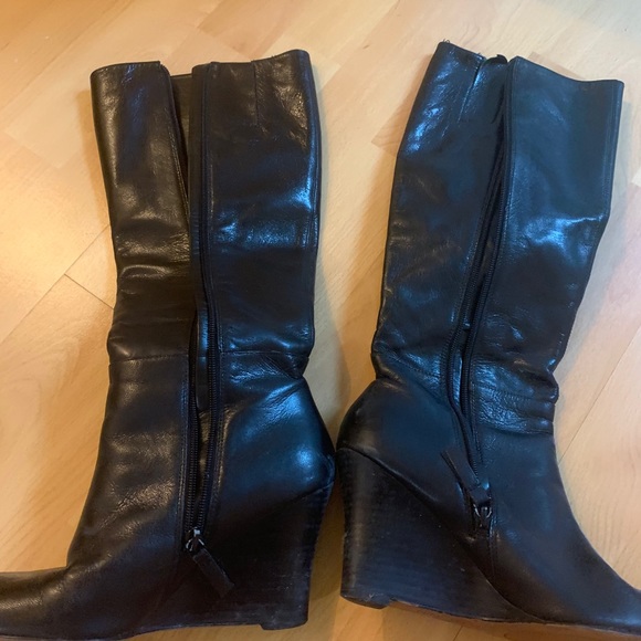 Boots - Picture 3 of 5